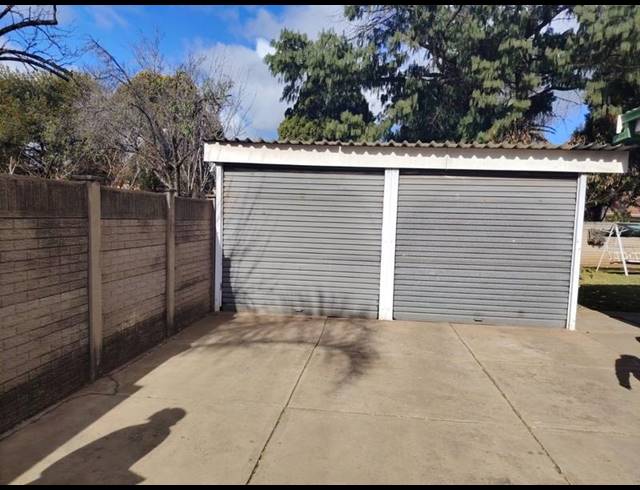 4 BEDROOM HOUSE FOR SALE IN VANDERBIJLPARK SW 2